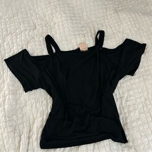 BloomChic Black Cold-Shoulder wide straps shoulder with silver ring accent sz 30